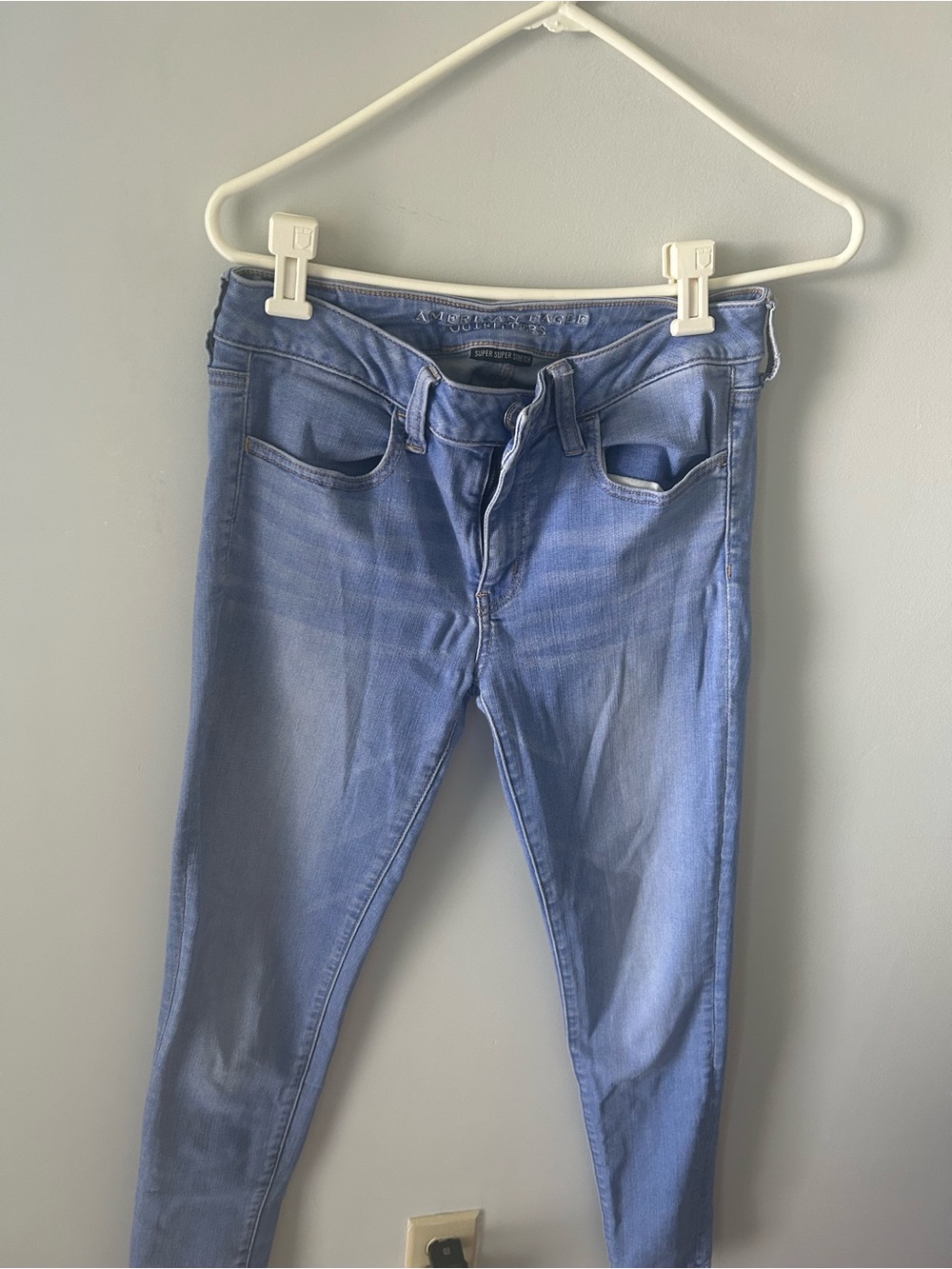 American Eagle Outfitters Light Blue Skinny Jeans